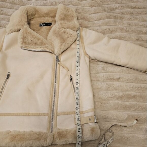 Women's Cream Shearling Jacket - Picture 7 of 10
